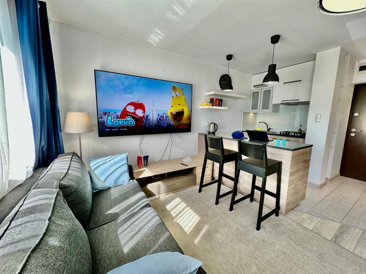 Neon 2 - Fast Wifi 70'Tv Netflix Hbo Max Appletv+ Apartment Warsaw Exterior photo